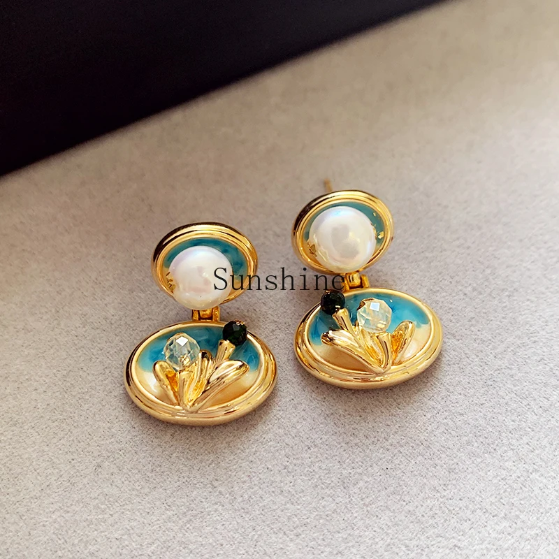 

Medieval style light luxury high sense niche oil painting pearl stud earrings female 925 sterling silver needle