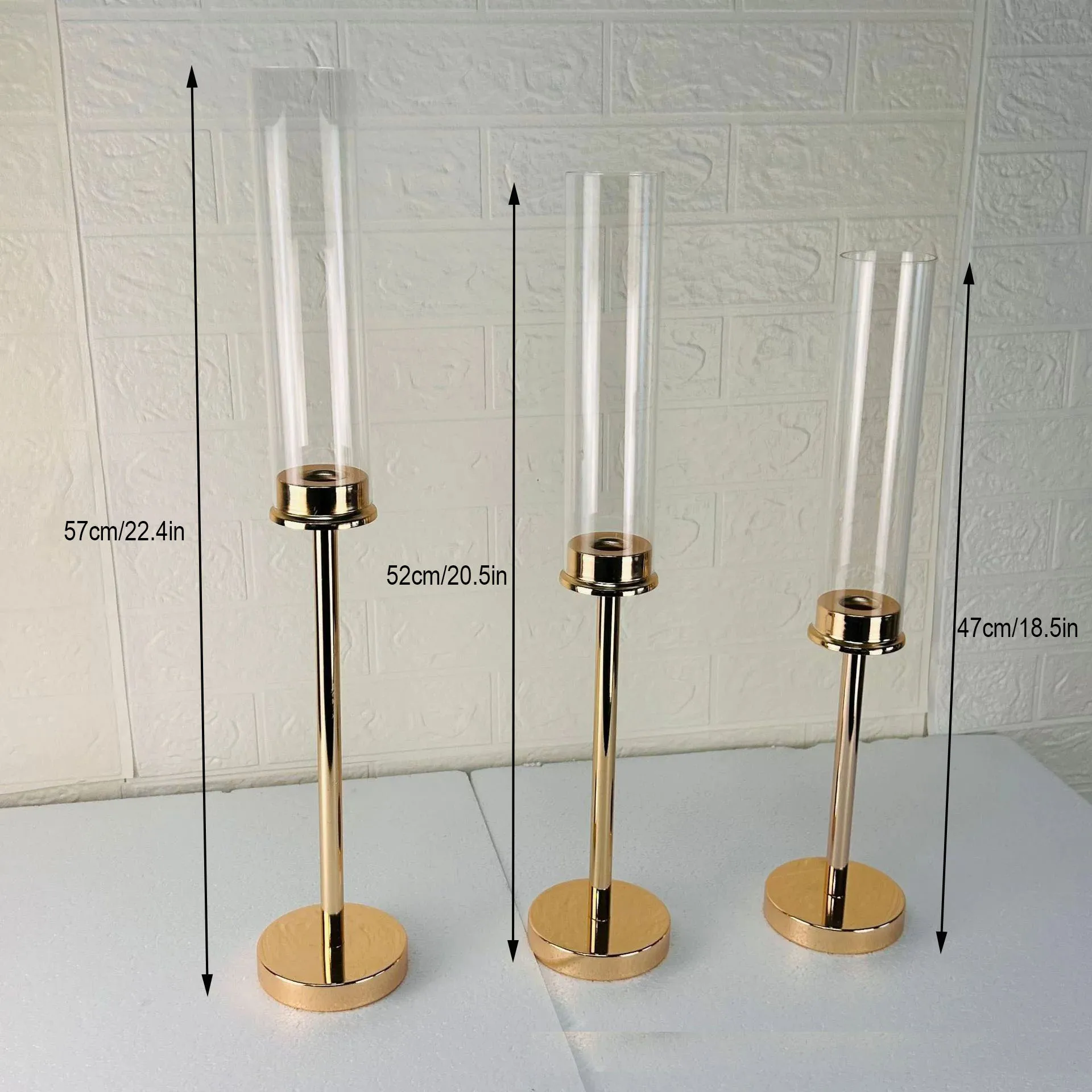 3 pezzi, portacandele e candele Hurricane dorate candeliere in acrilico dorato di 3 dimensioni con supporto cilindrico in metallo per centrotavola