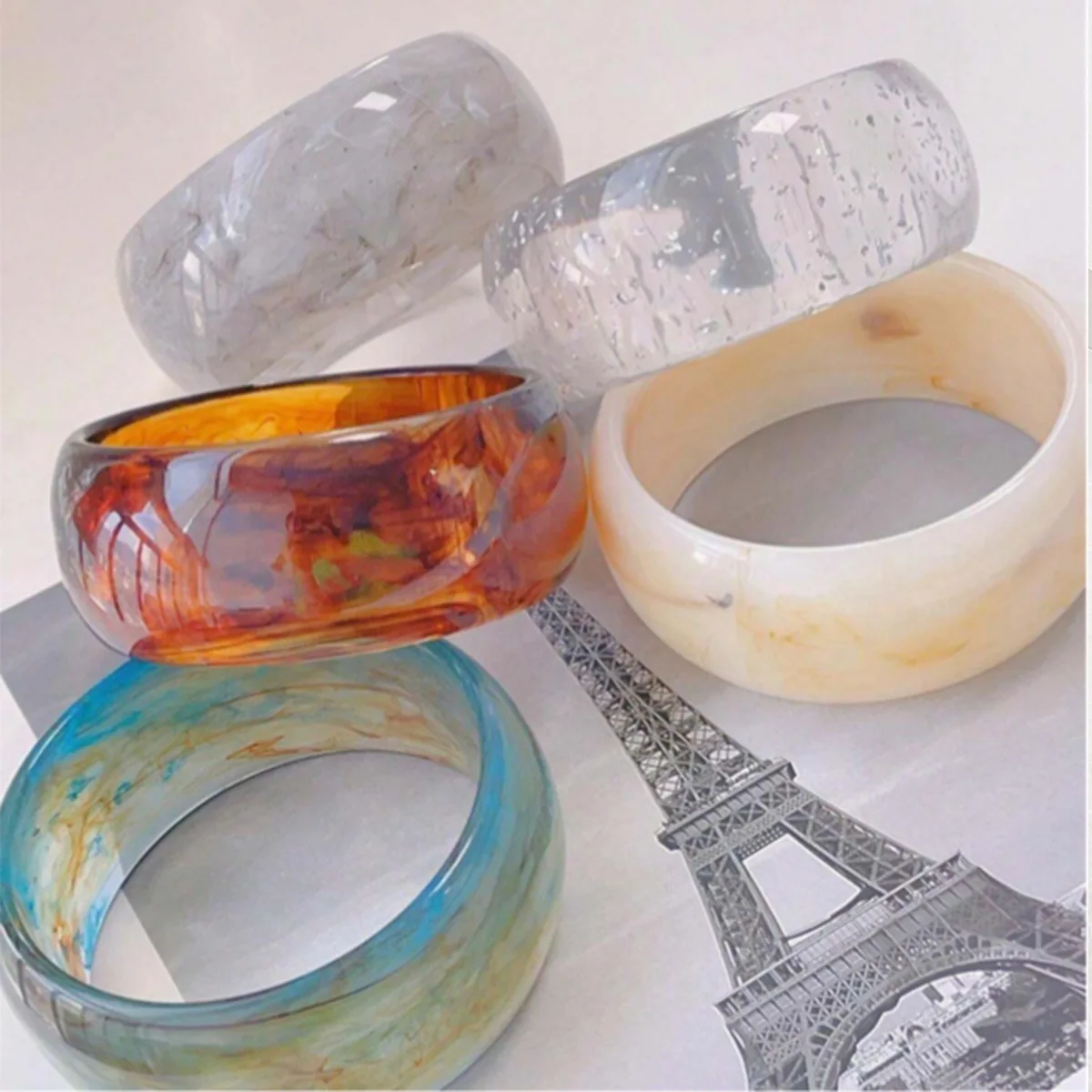 Artistic Retro Round Wide Resin Bangles for Women Transparent Acrylic Stone Semi Gold Foil Exaggerated Bracelet