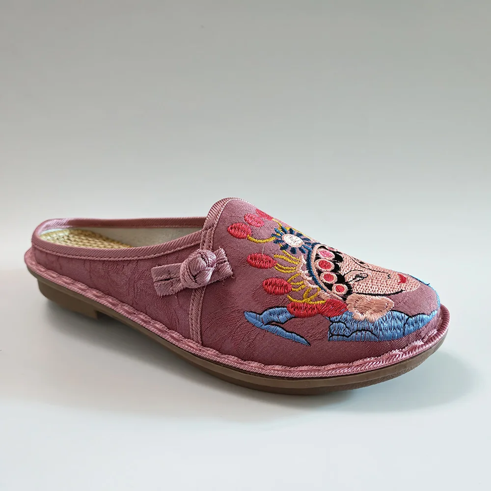 Traditional Style Women Chinese Peking Opera Embroidered Cloth Shoes Summer Clogs Casual Slippers Outdoor Daily Wear D967