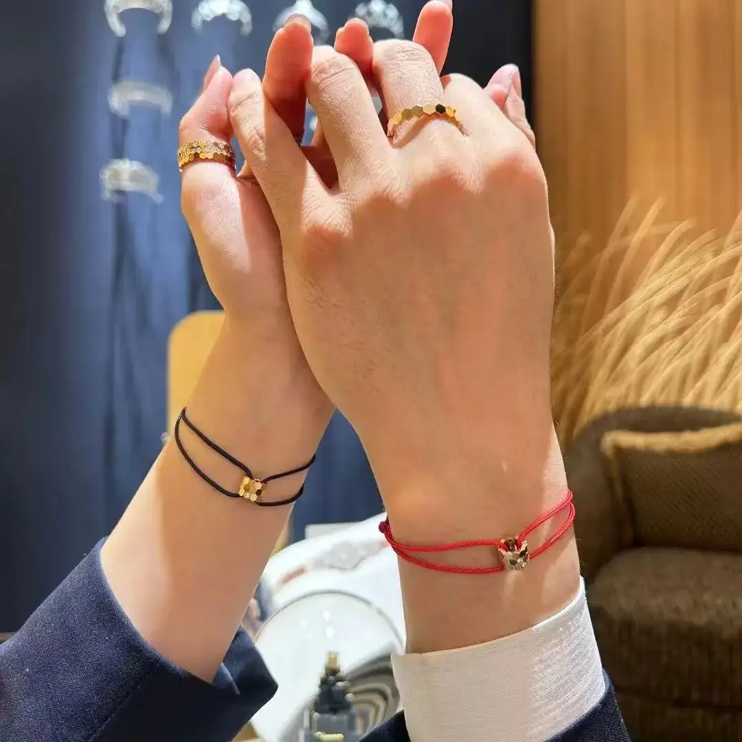 سوار زوجين على شكل قرص العسل من الفضة النقية - هدية عيد الحب المحظوظة جاهزة له/ها، حبل أحمر محظوظ منسوج يدويًا