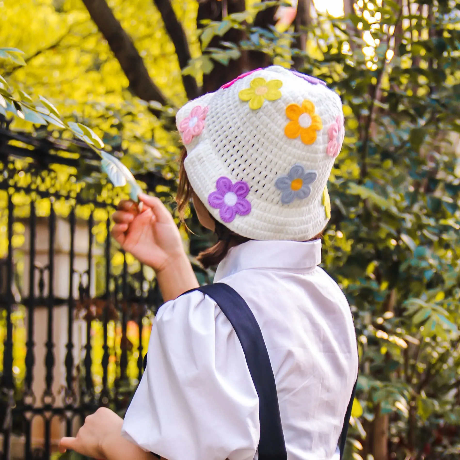 

Korean Version of Spring/summer Versatile Yarn Hand-crocheted Flower Fisherman Hat