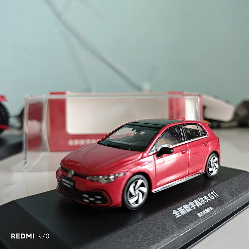 Diecast Model Car 1/43 V W Golf GTI Alloy Model Car Red Classic Car Collectible Toy Simulation Gift Souvenir Special Offer