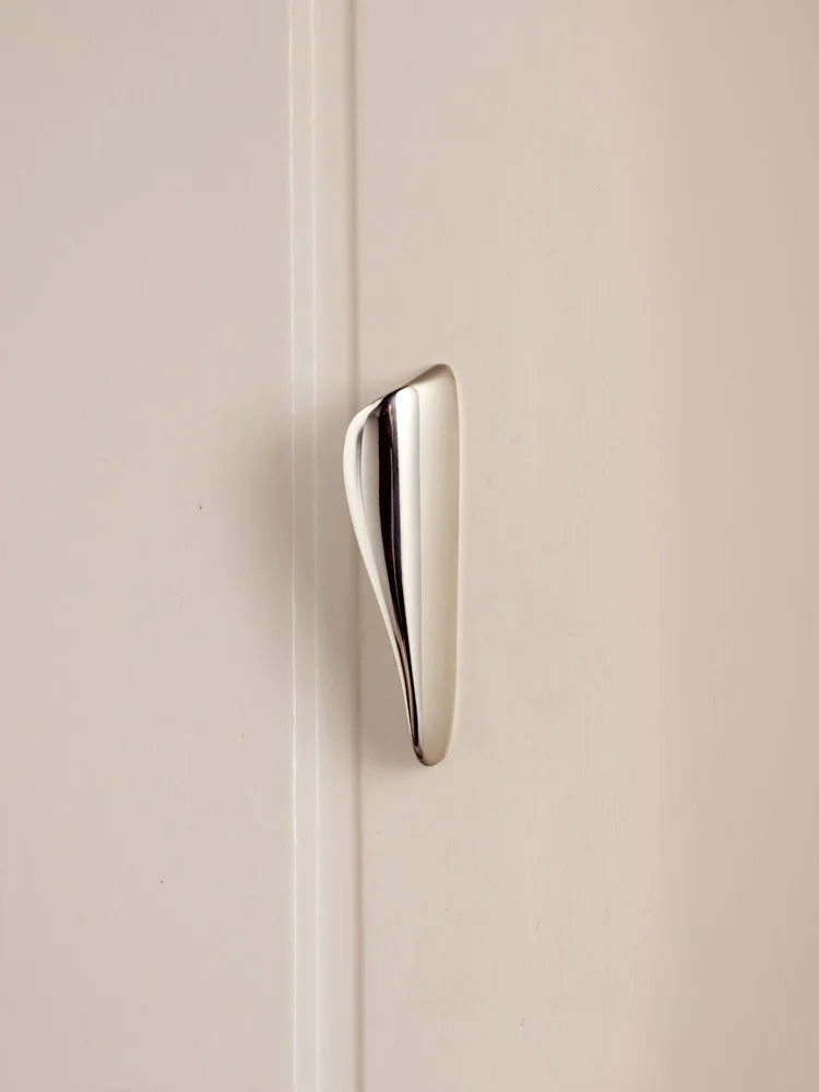 Goo-Ki Creative Brass Furniture Handle Modern Minimalist Cabinet Bar Pulls Mushroom Knob and Handle for Furniture Hardware