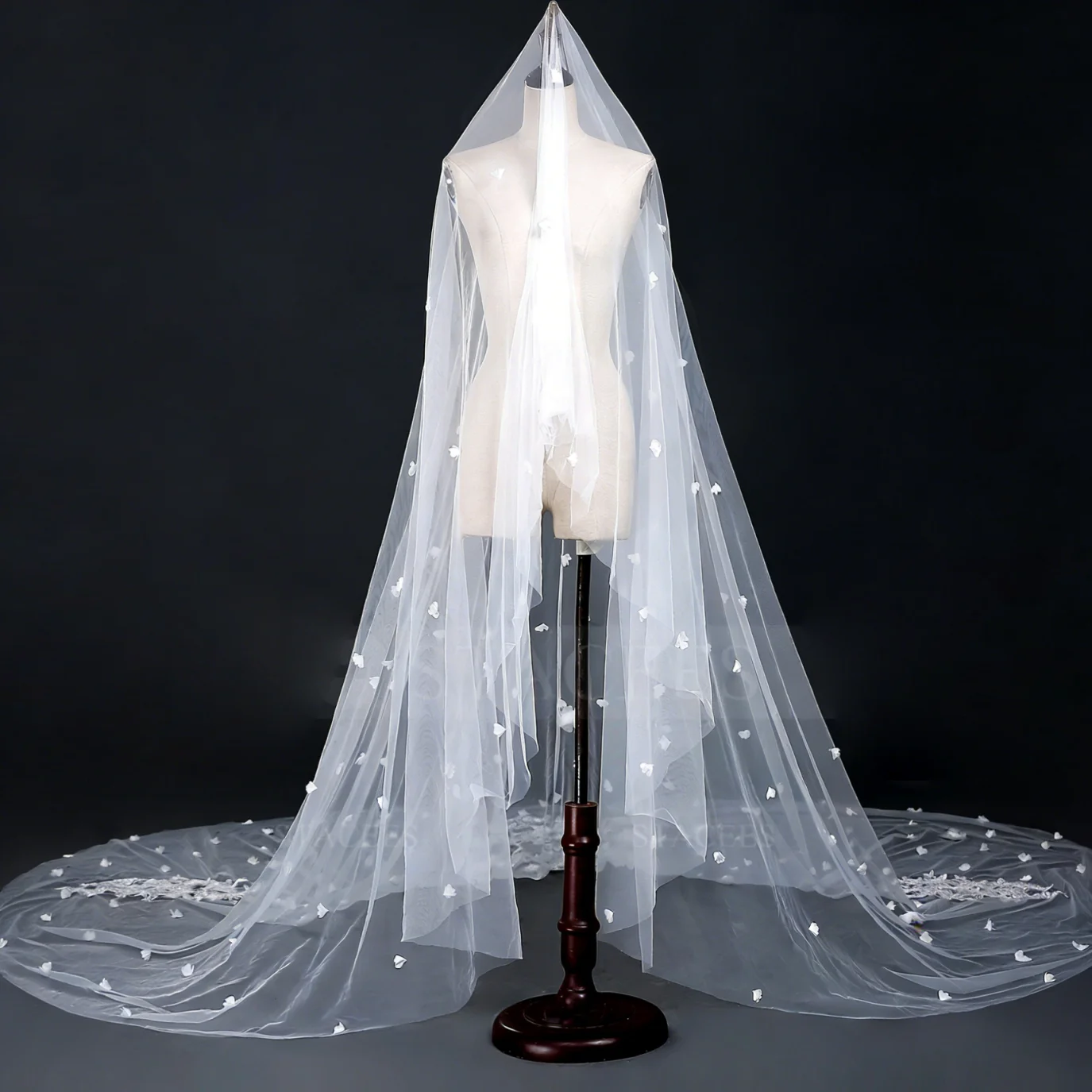 Women Bridal Veils  One-Layer Ice Tulle Appliques Cut Edge Cathedral Veil Formal Occasion Dresses robes de soire Customized