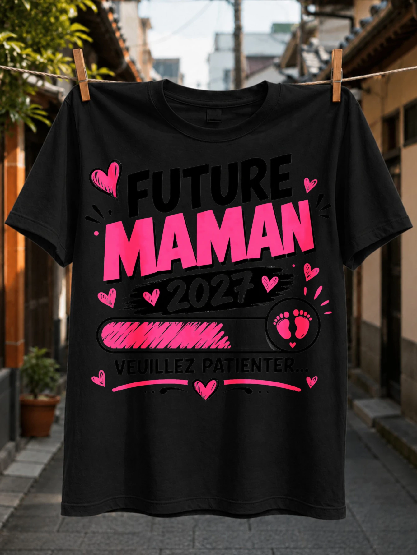 Future Maman 2027 Veuillez Patienter lettering with hot pink loading bar hearts and baby footprints  Unisex All T-Shirt