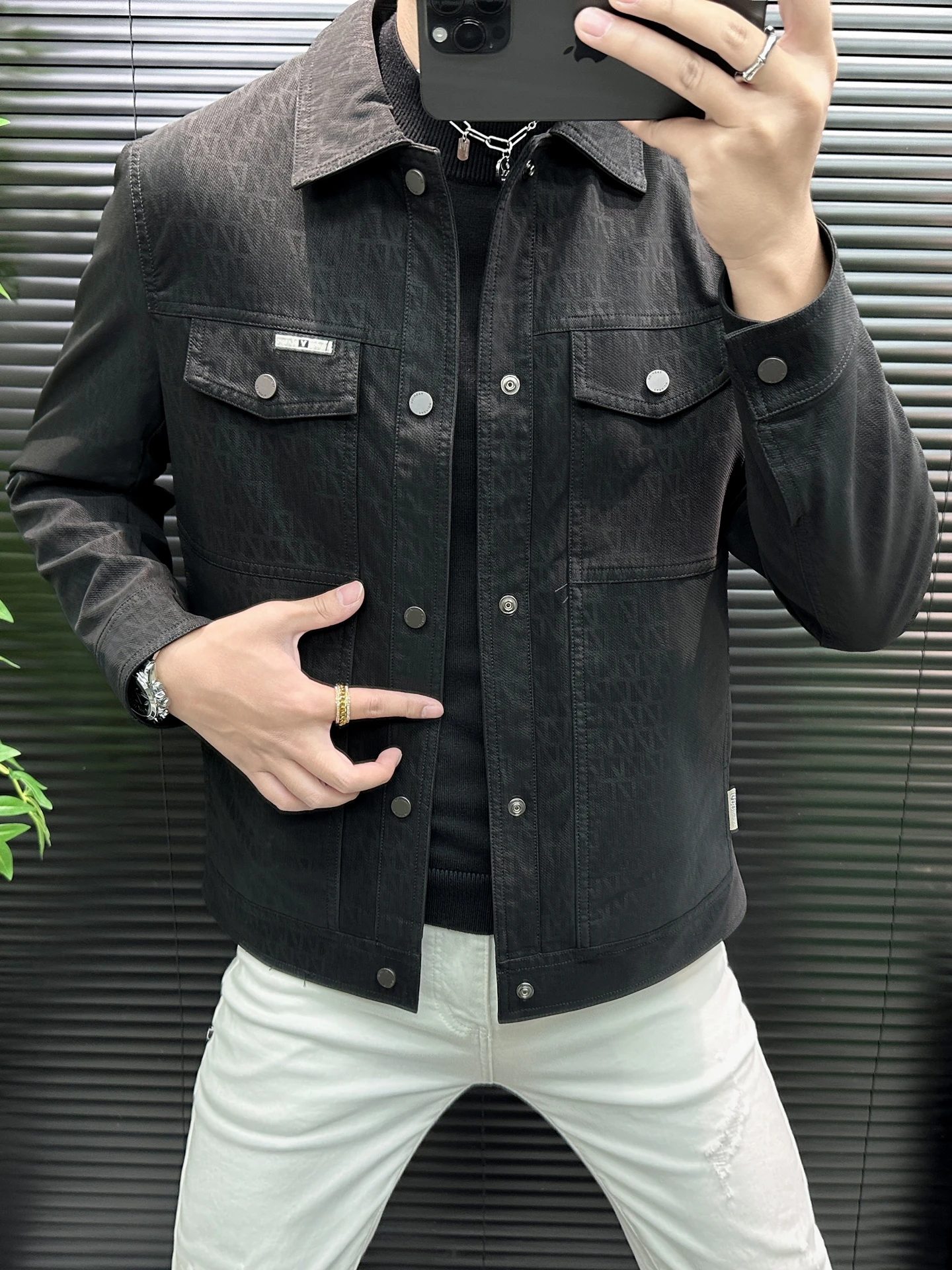 

Модная зимняя мужская куртка с воротником-стойкой, на флисовой подкладке, приталенного кроя, молодежная, трендовая, из искусственной кожи, в уличном стиле