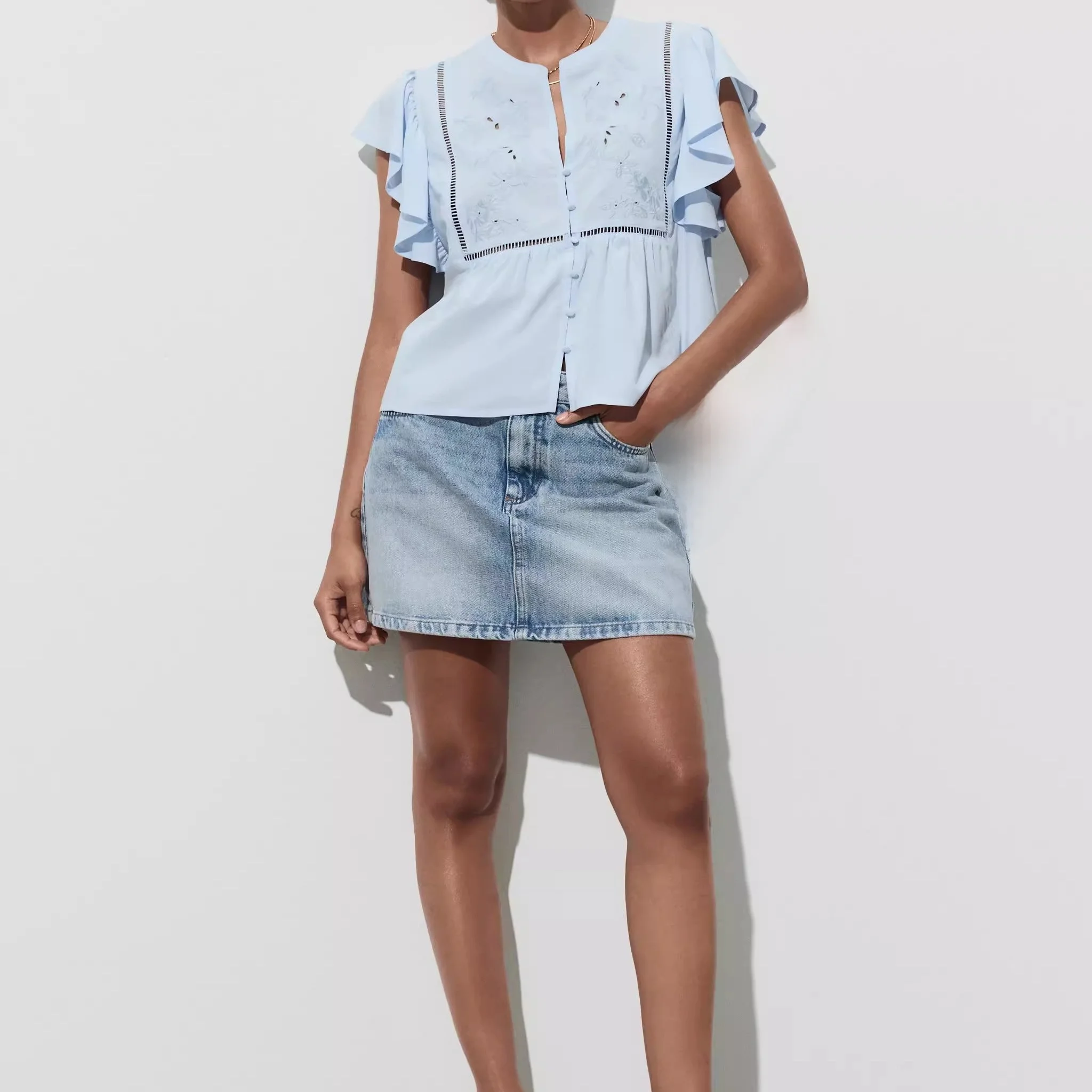 

Summer New Casual ort Sve irt Women's Layered Decorative Collar Loose Fit Floing round Ne Single Button Closure