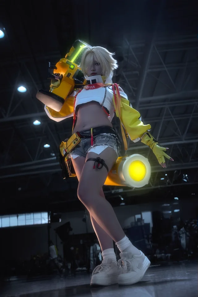 Elegg‌ The Prop of Carrying A Bucket Can Emit Light Cosplay Replica Prop Decoration Character Accessories Halloween Fancy Party