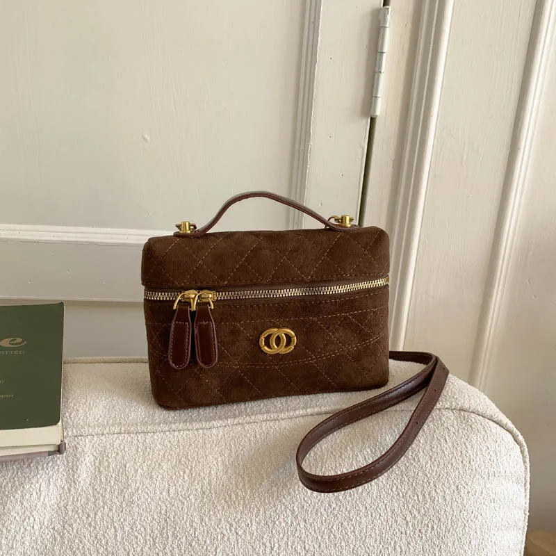 

Trendy Minimalist Box Bag, Women's Chic Commuter Crossbody, Versatile Day to Night Shoulder Bag, Textured Sling Bag, Casual