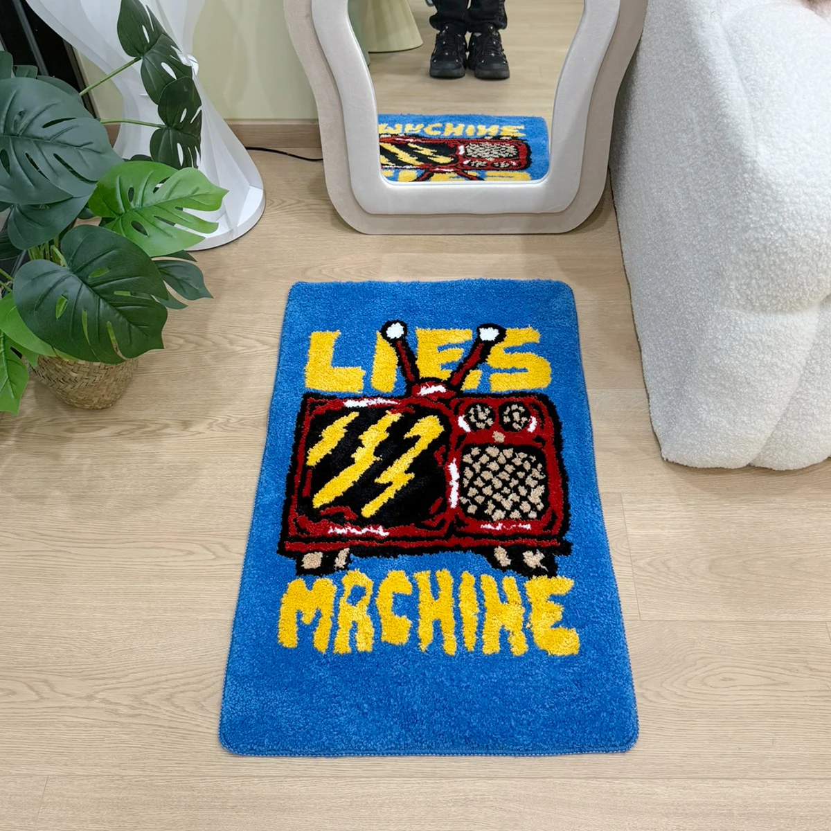 Retro TV "Lies Machine" Tufting-Teppich – Weicher, flauschiger blauer Teppich, rutschfester, waschbarer Bodenteppich, Pop-Art-Punk-Wohnakzent – Detail 5