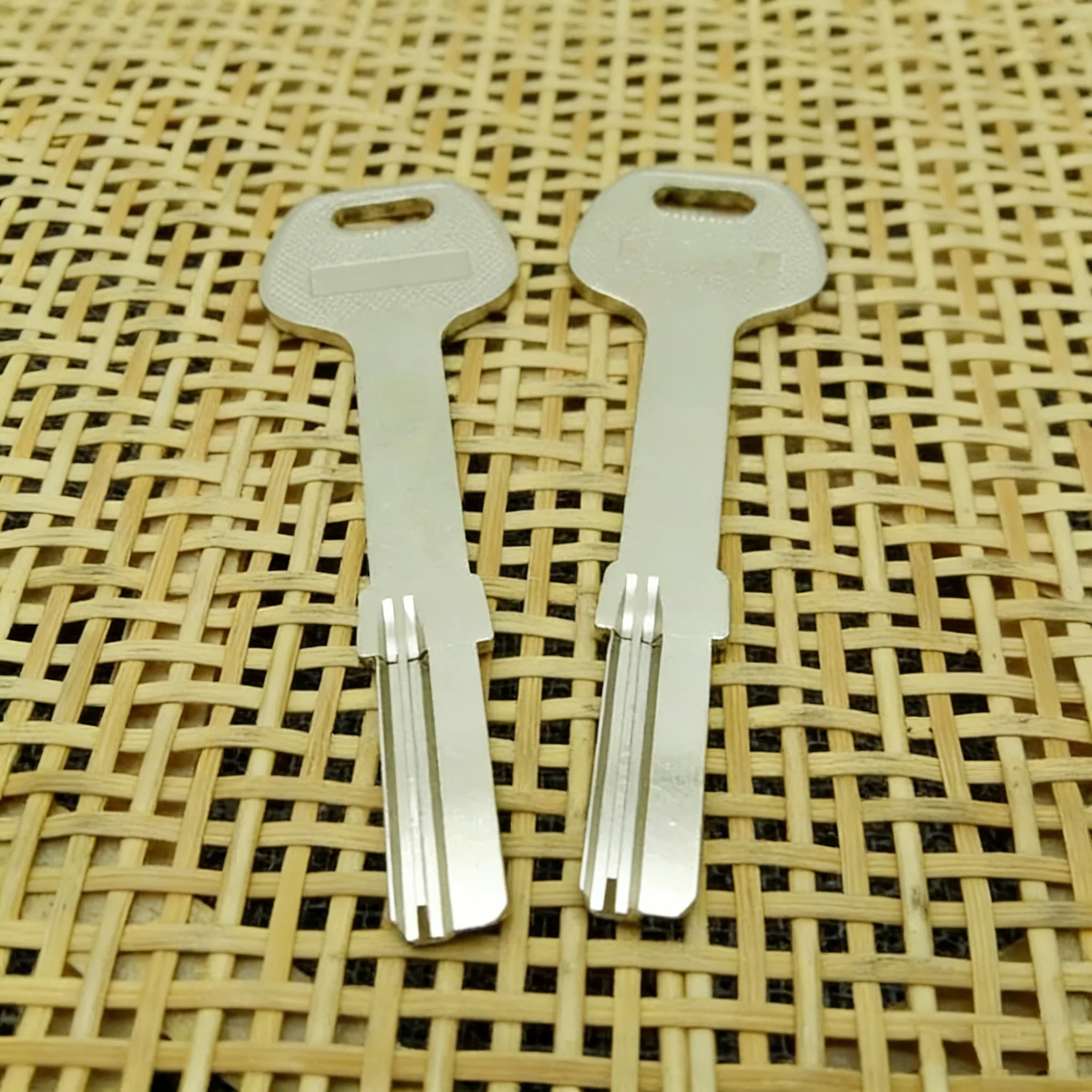 10pcs High-Quality Electronic Door Lock Cylinder for Home Hotel Back-Positioned  Blank Keys House Security