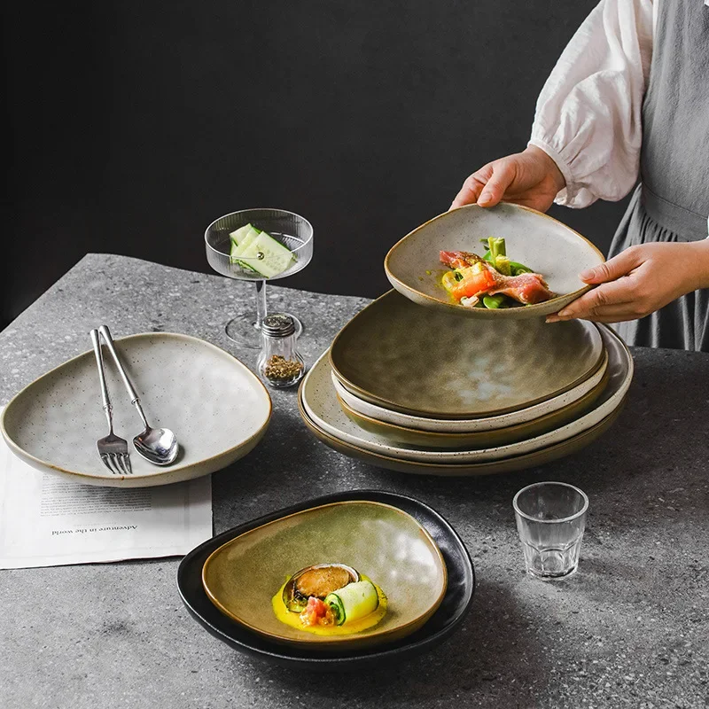 Creative Triangle Shaped Western Restaurant Beef Steak Plate Vintage Coarse Pottery Dessert Salad Fruit Plate Ceramic Dinnerware