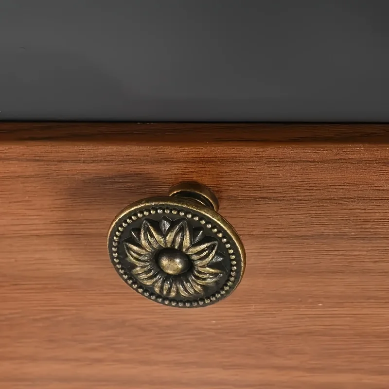 

2Pcs Drawer Handles Vintage Knobs Cabinet Handles Zinc Alloy Drawer Hand Pulls Replacement Furniture Cupboard Closet Hardware