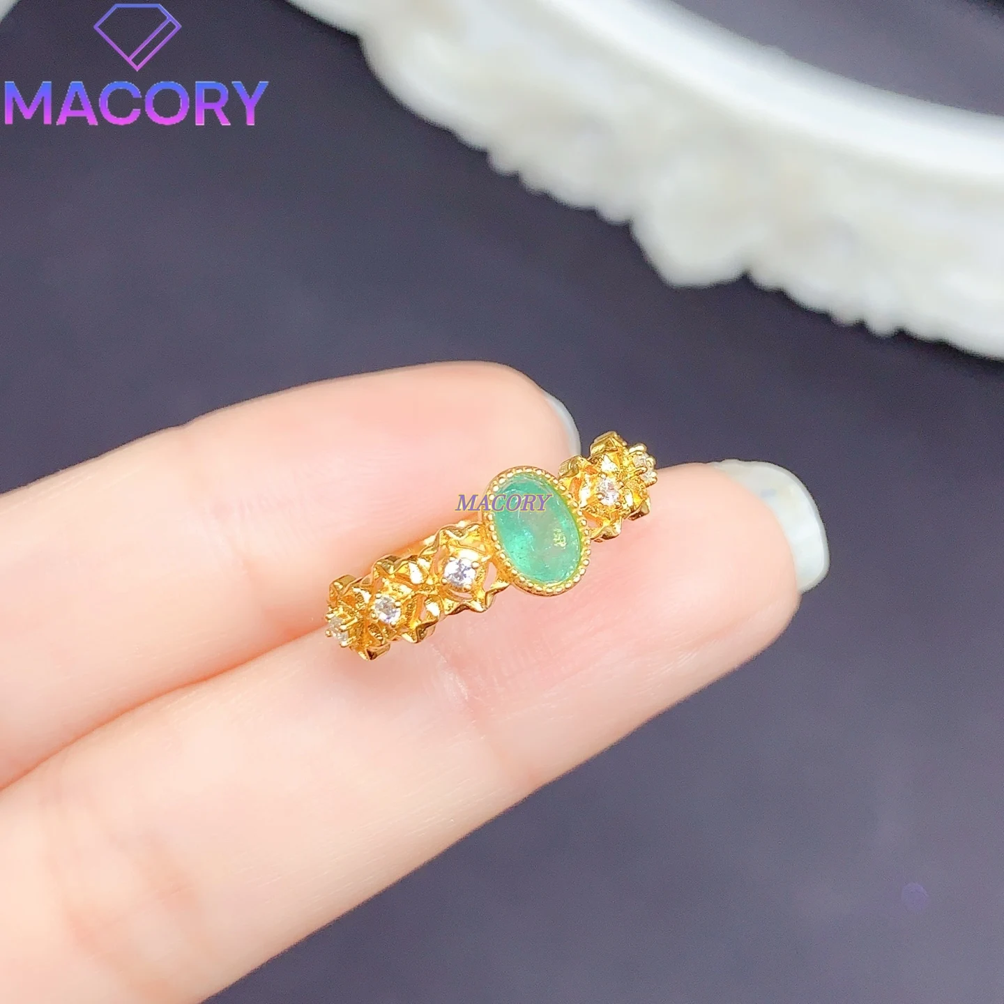 

Sterling silver 925 natural emerald ring female 4✖️6mm high-end atmospheric engagement marriage new gemstone