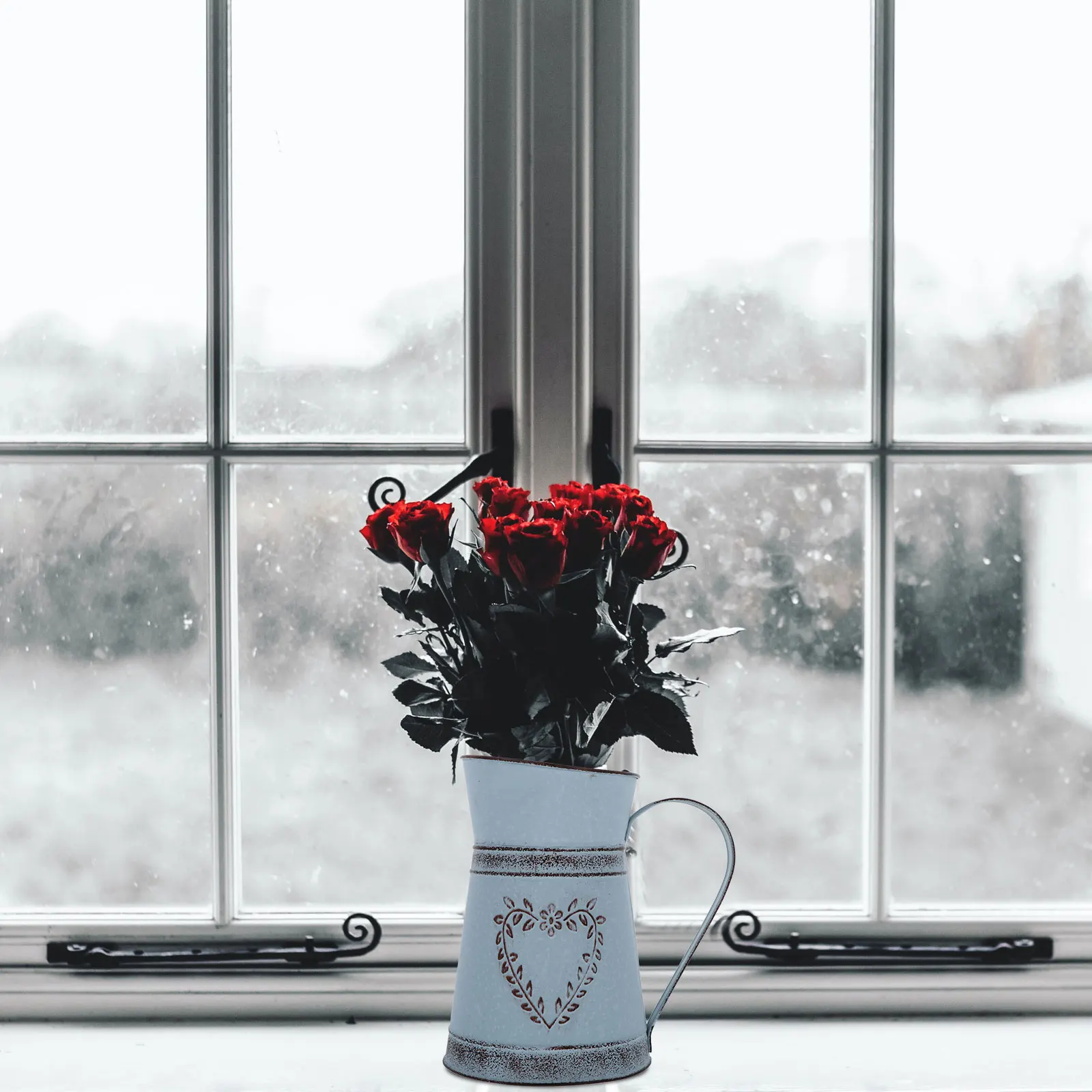 

1Pcs Heart Shape Flower Vase Rustic Metal Decorative Pot for Home Wedding Party Tabletop Arrangement Flower Vase