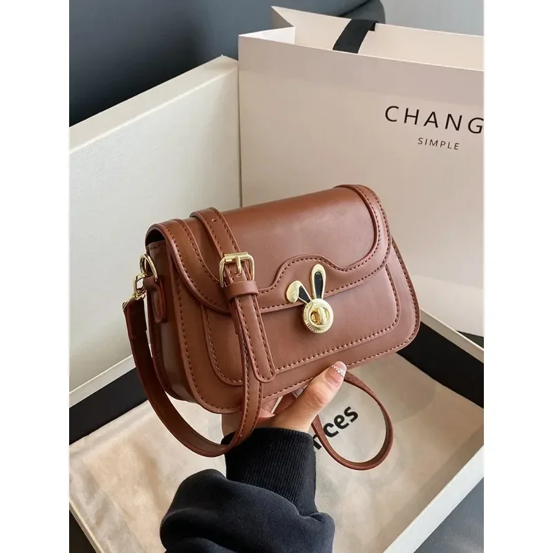 2023 tendencia de moda nuevo bolso de mujer de alta calidad nicho bolso de hombro tipo bandolera estilo caliente exquisito Popular pequeño bolso cuadrado