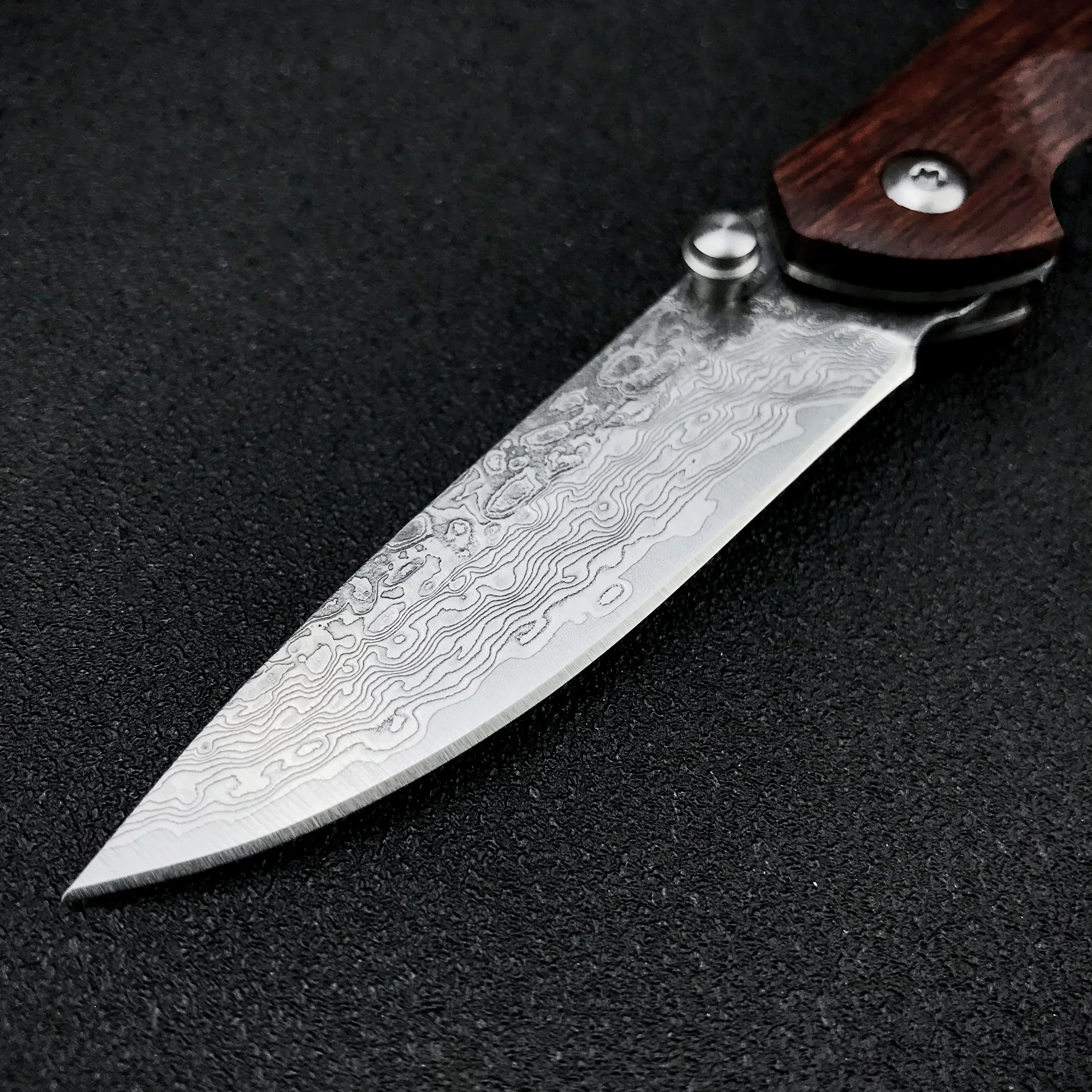 Hot Selling VG10 Damascus Steel Knife Folding Blade Pocket Knife Red Wood Handle Fishing Knives Self Defense EDC Utility Knife