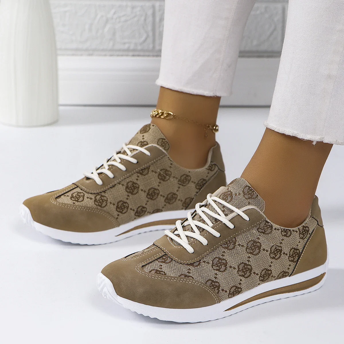 Women Sneakers Fashion New Luxury Brand Sneakers Women Khaki Plus Size Comfortable Basketball Shoes for Women Zapatos De Mujer