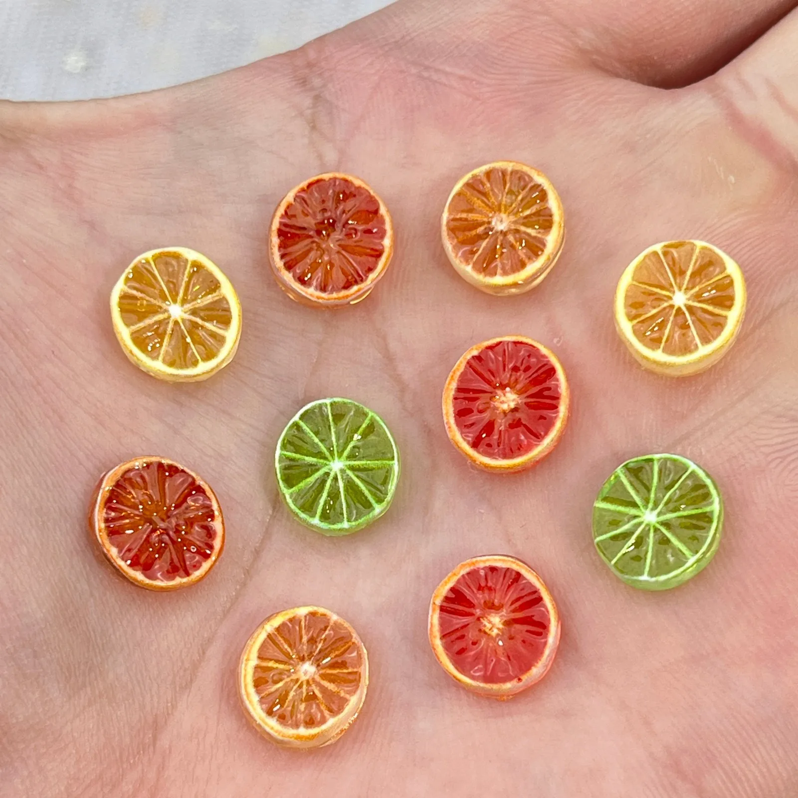 ชิ้นผลไม้สไลซ์เรซิ่นสีส้มสำหรับตกแต่งเล็บ ของเล่นจำลองอาหาร ชิ้นมะนาวสำหรับตกแต่งเล็บ อุปกรณ์ทำเล็บ DIY กาวครีม ของตกแต่งเล็บ