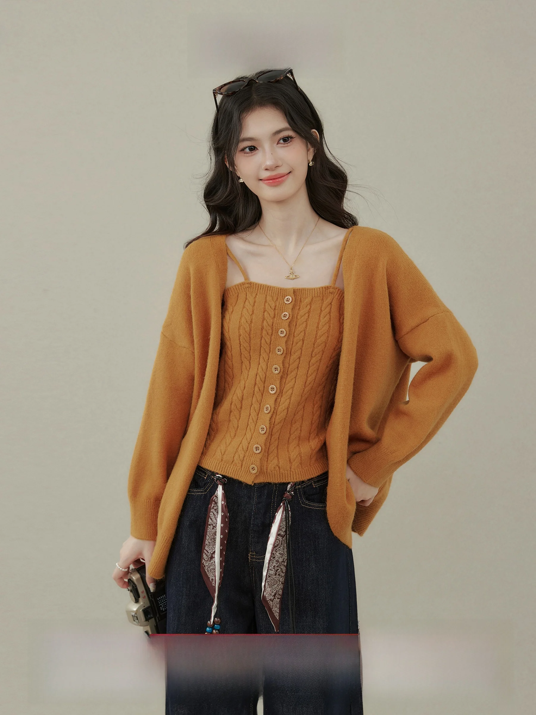 

OUYANG XI London Autumn Knitted Strap Cardigan Set New Sle Early Autumn Two-Piece Warmth Emitting Commute Sle Long Sve...