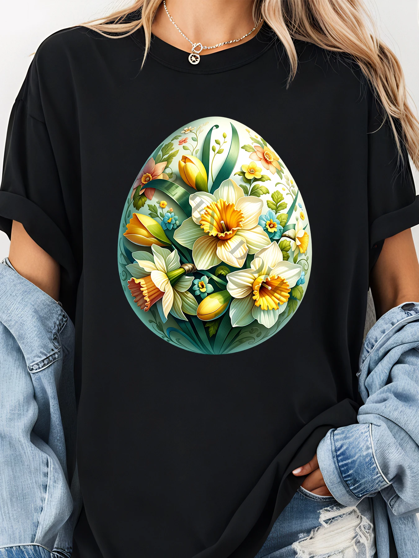 Camiseta com estampa floral de ovo de Páscoa com narciso e design de flores de primavera para mulheres roupas casuais