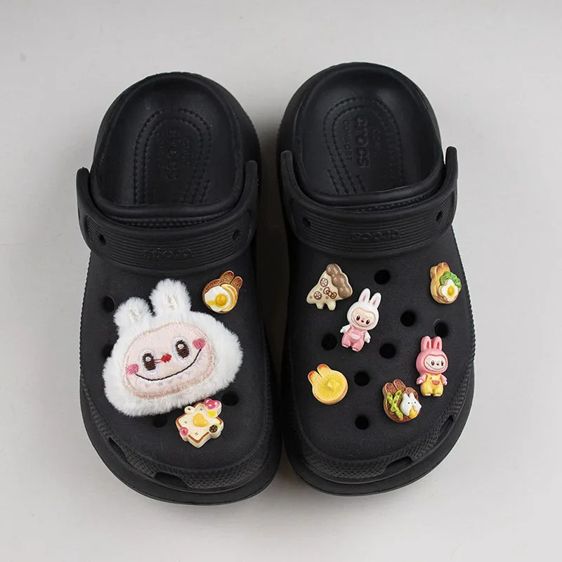 Neue Labubu Schuhe Zubehör Kawaii Anime Charakter für Frauen Cartoon Schuh Charms Dekoration Schuhe Blume Geschenke