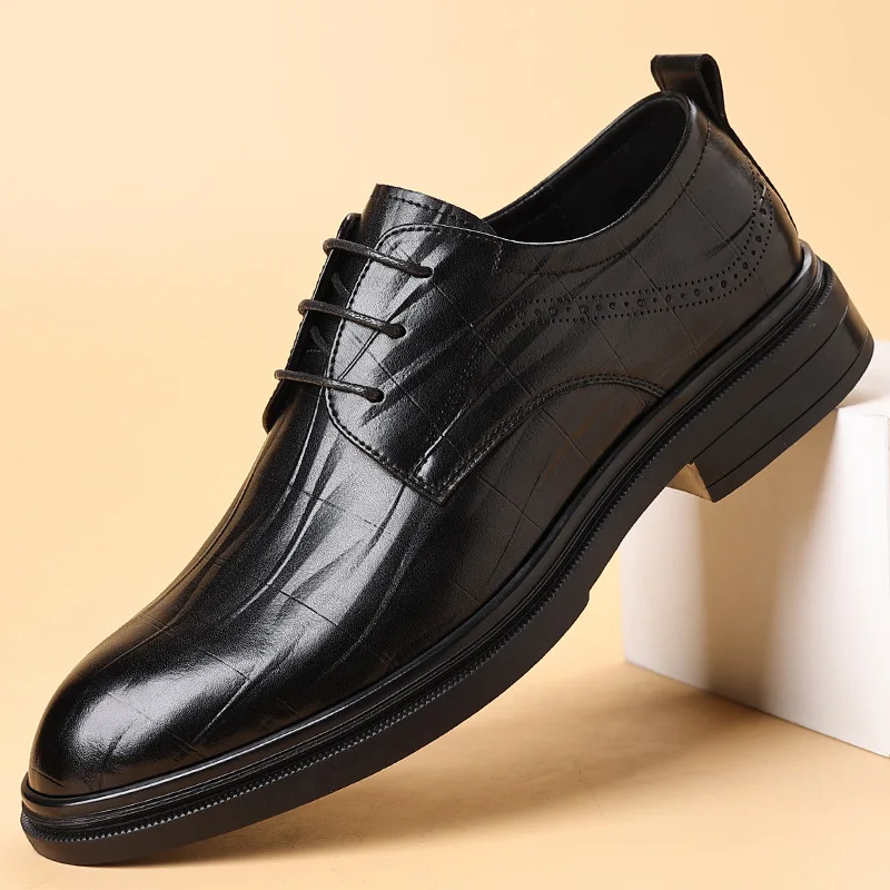 

Men's leather shoes, business trend, British-style suits, business commuting, office dress shoes