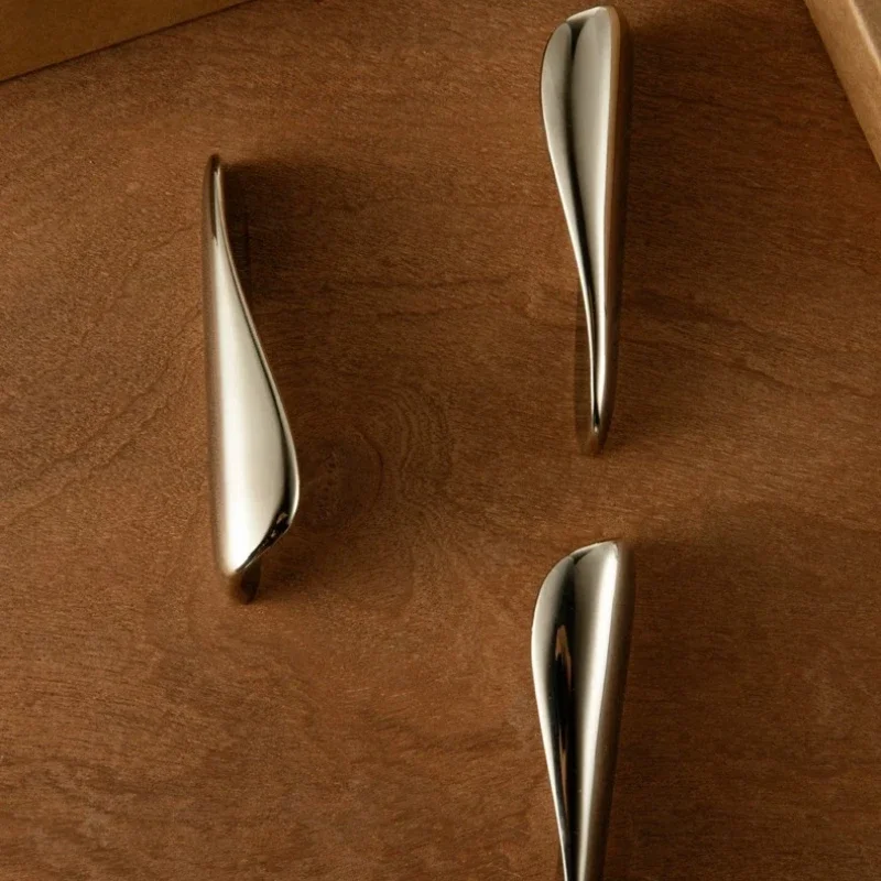 European Minimalist Door Handle Brass Furniture Handle Glossy Chrome Cabinet Bar Pulls Bedroom Bedside Mushroom Knob and Handle