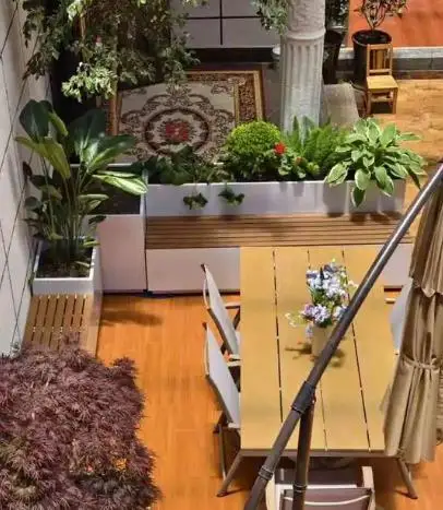 

Outdoor wrought iron planter box with commercial/residential plastic wood bench set for greening courtyards and plazas