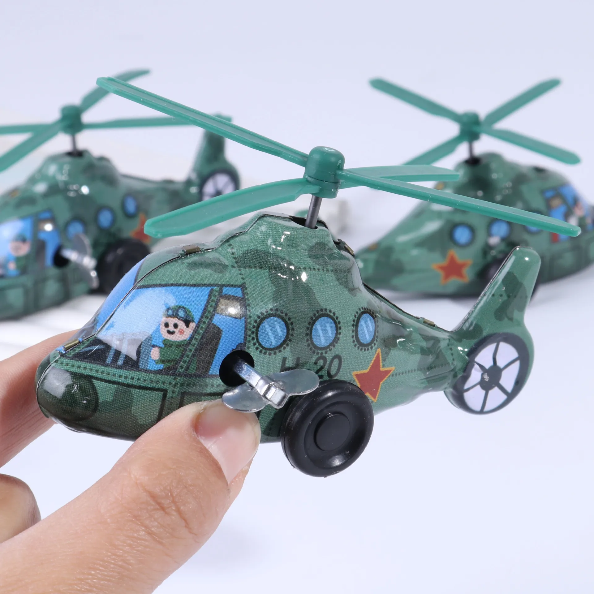Tin Metal Aircraft Childhood Nostalgia Clockwork Toys Creative Fun Wind-up Tin Helicopter Desktop Interactive Game Toys