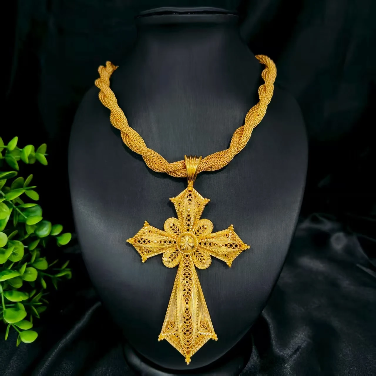 Fashion Gold Plated Big Cross Pendant Necklaces for Women Collar Wedding Bridal Jewelry Accessories