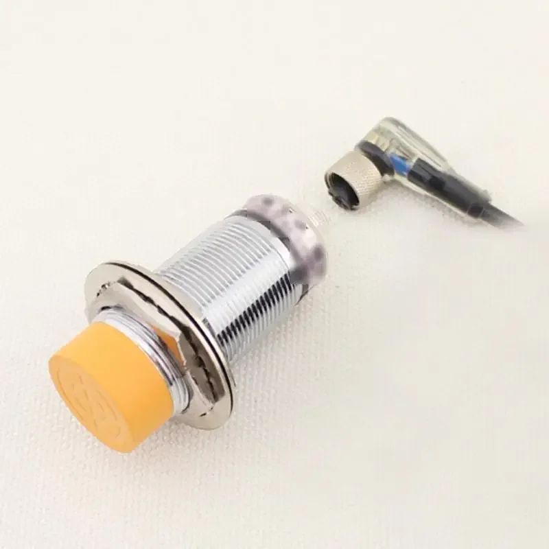 Output NPN/PNP Normal Open/Normal Close 3 Wires M30 Aviation Plug Proximity Sensor Switch LJ30A3-15-Z-G