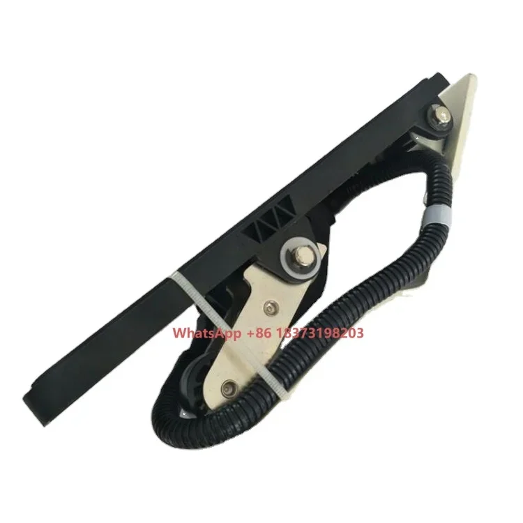 

Truck Crane QY70K QY70K-I Spare Parts Accelerator Pedal 803200079