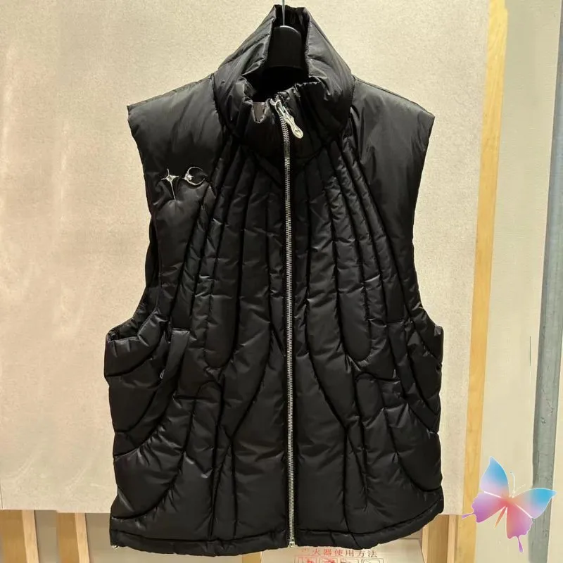 

24ss Winter Thug Club Vests Fashion Street Starry Moon Metal Logo Thick Warm Zipper Coats Men Women Sleeveless Down Jackets