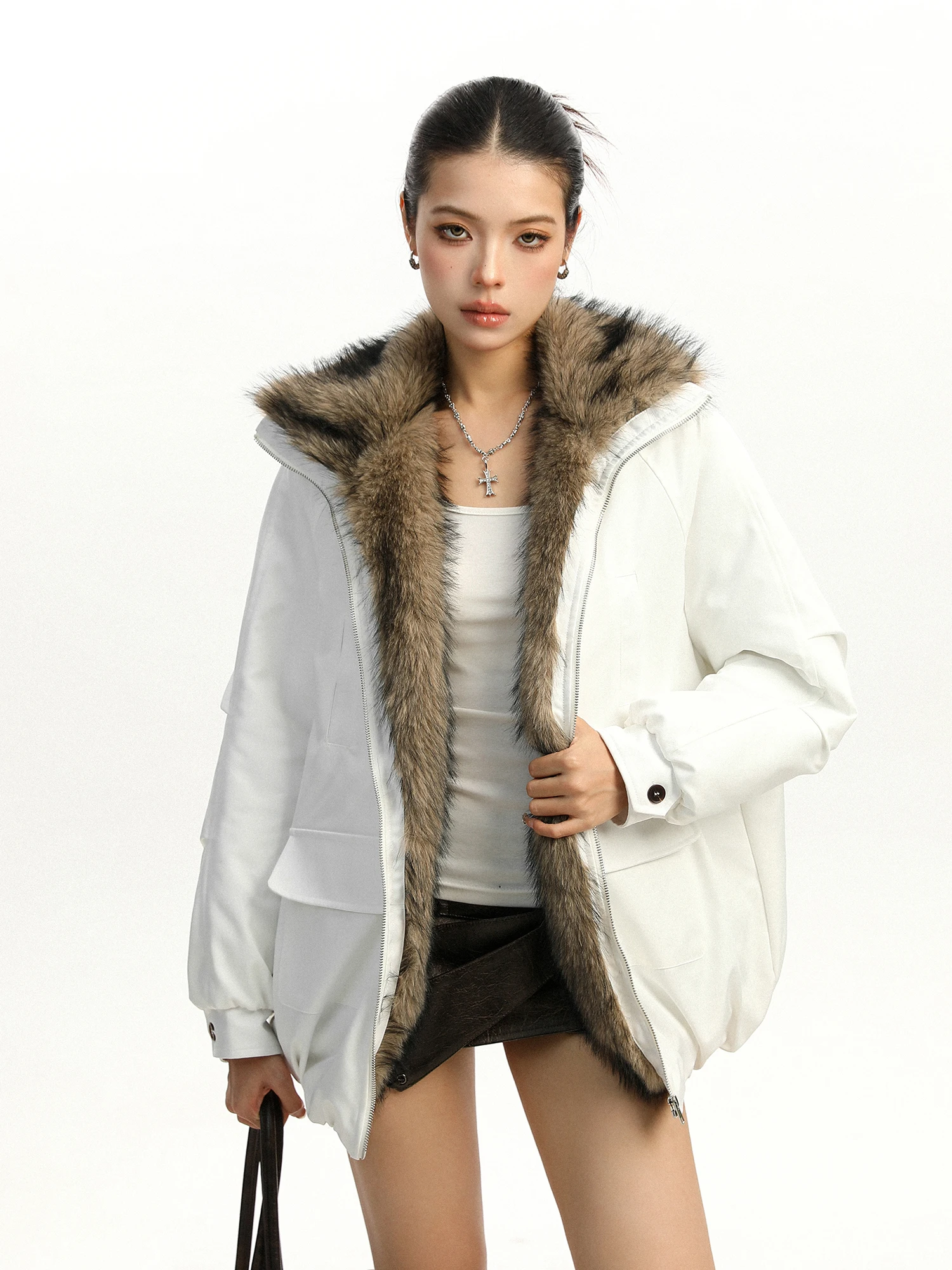 

BGOLD Thiened Winter Cotton Jaet Women's Loose Parka Coat with Large Fur Collar Street Sle Neutral Zipper ket