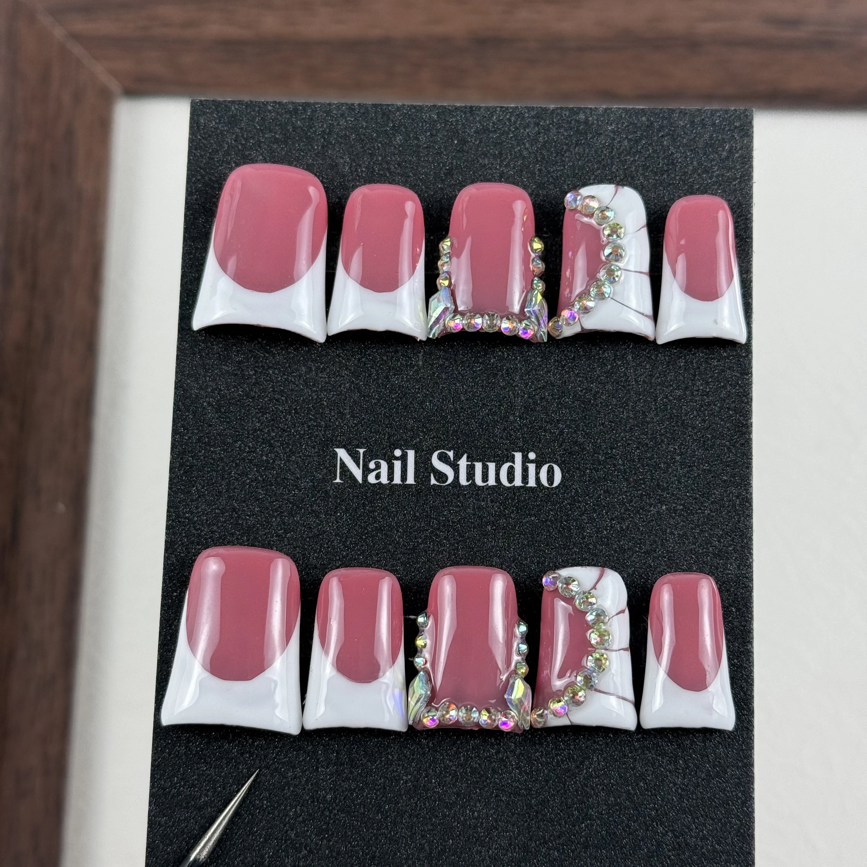 10pcs High-End Sweet Girl Style, Hand-Painted Fishtail Pattern, Dazzling Sparkly Diamonds Handmade Fake Nails