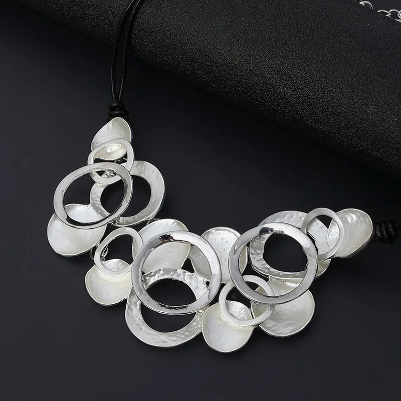 Metal Multiple Circles Round Pendant Necklaces Luxury Statement Necklace Korean Fashion Jewelry Accessories New 2023