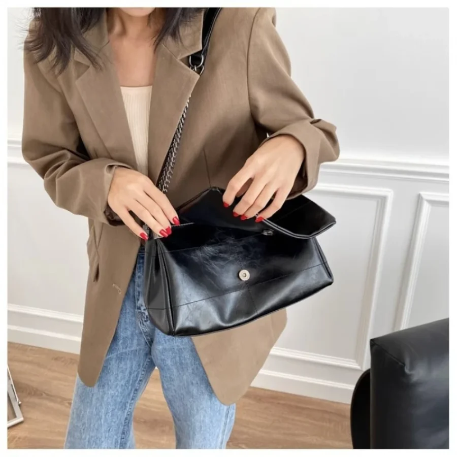 

Новая изысканная модная ретро простая текстура, большая вместительная тенденция, дикая сеть, щедрая сумка через плечо с цепочкой, сумка через плечо