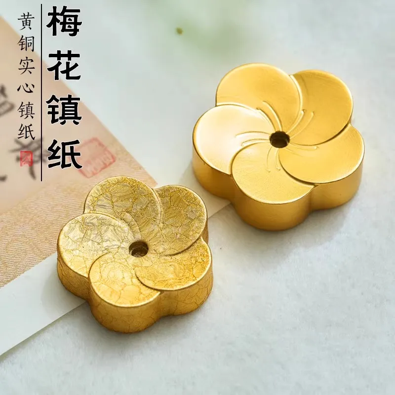 Solid Brass Chinese Plum Blossom Paperweight, Vintage Calligraphy Desk Weight for Painting Office Home 4.1x4.1x1.2 cm