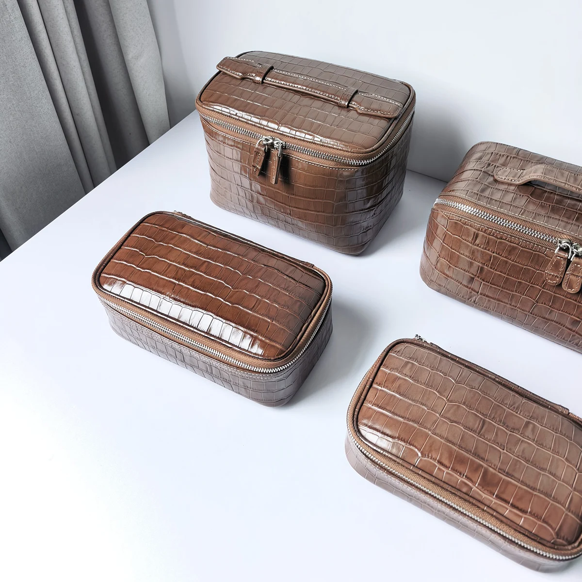 Echtes Leder, Krokodilprägung, Kosmetiktasche für Damen, Reise-Toilettentasche, Kastanienbraun, Kosmetikbeutel, große Kapazität, tragbar – Detail 9