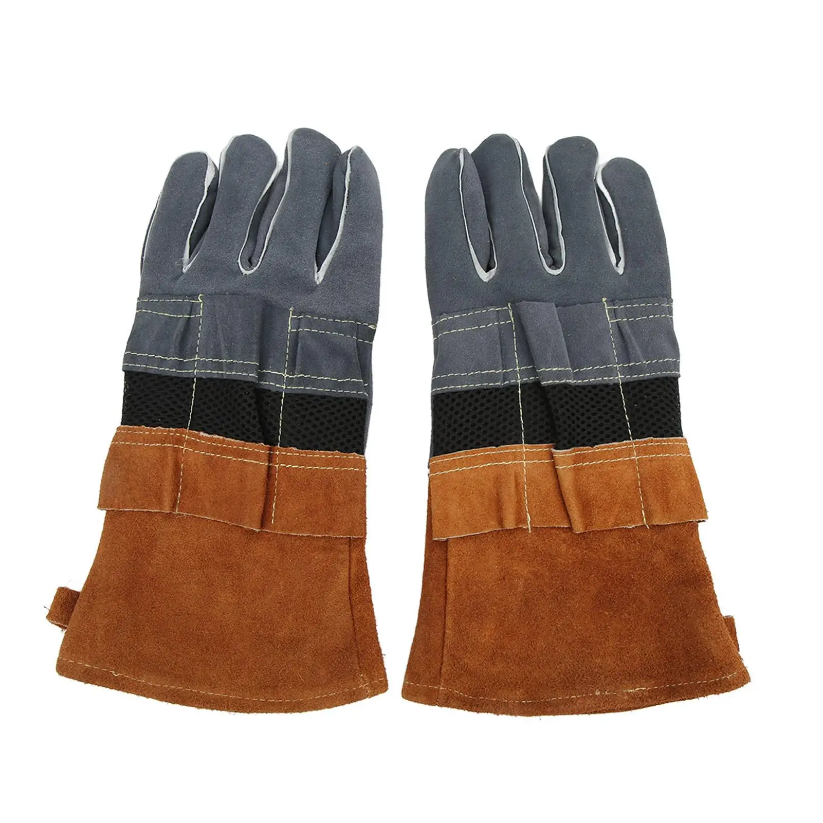 Fire-Resistant BBQ Gloves with 3 Pockets - Portable, Flame Retardant Protective Mitts for Outdoor Grilling