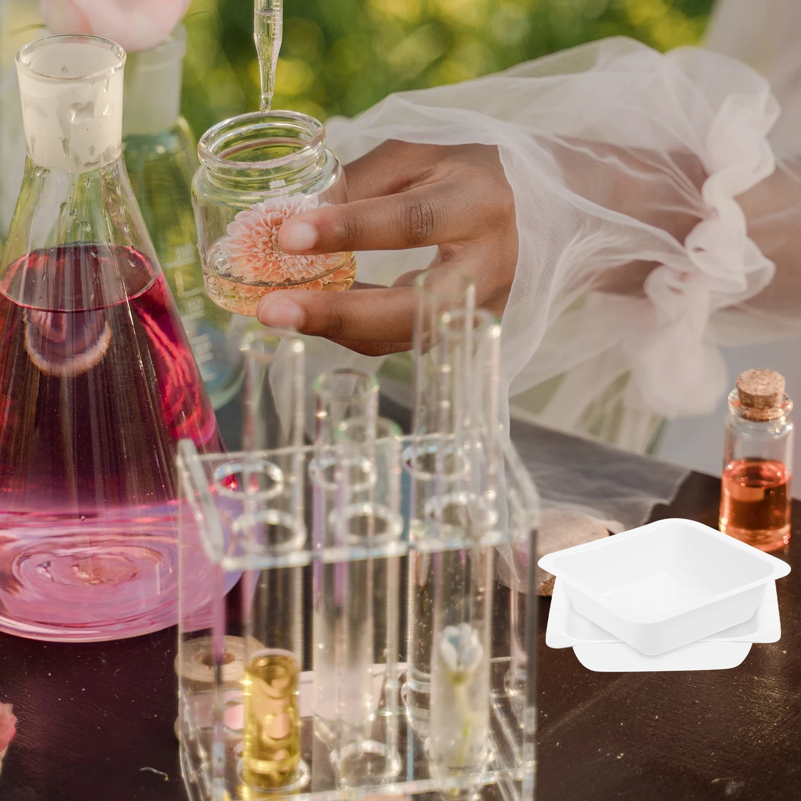 

20Pcs Weighing Boats Plastic Anti-Static Durable Food Safe Lightweight Laboratory Weighing Plate Mixing Measuring Tray