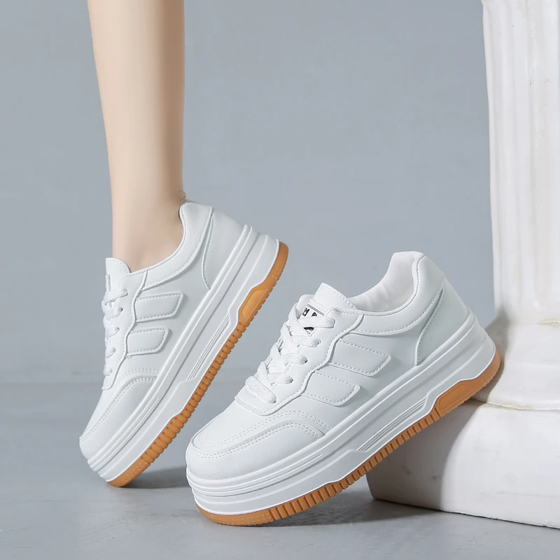 Tennis Sneakers Vrouw Lente Herfst Sportboard Schoenen Mode Comfort Kleurrijke Casual Academie Stijl Kleine Witte Schoenen Dames