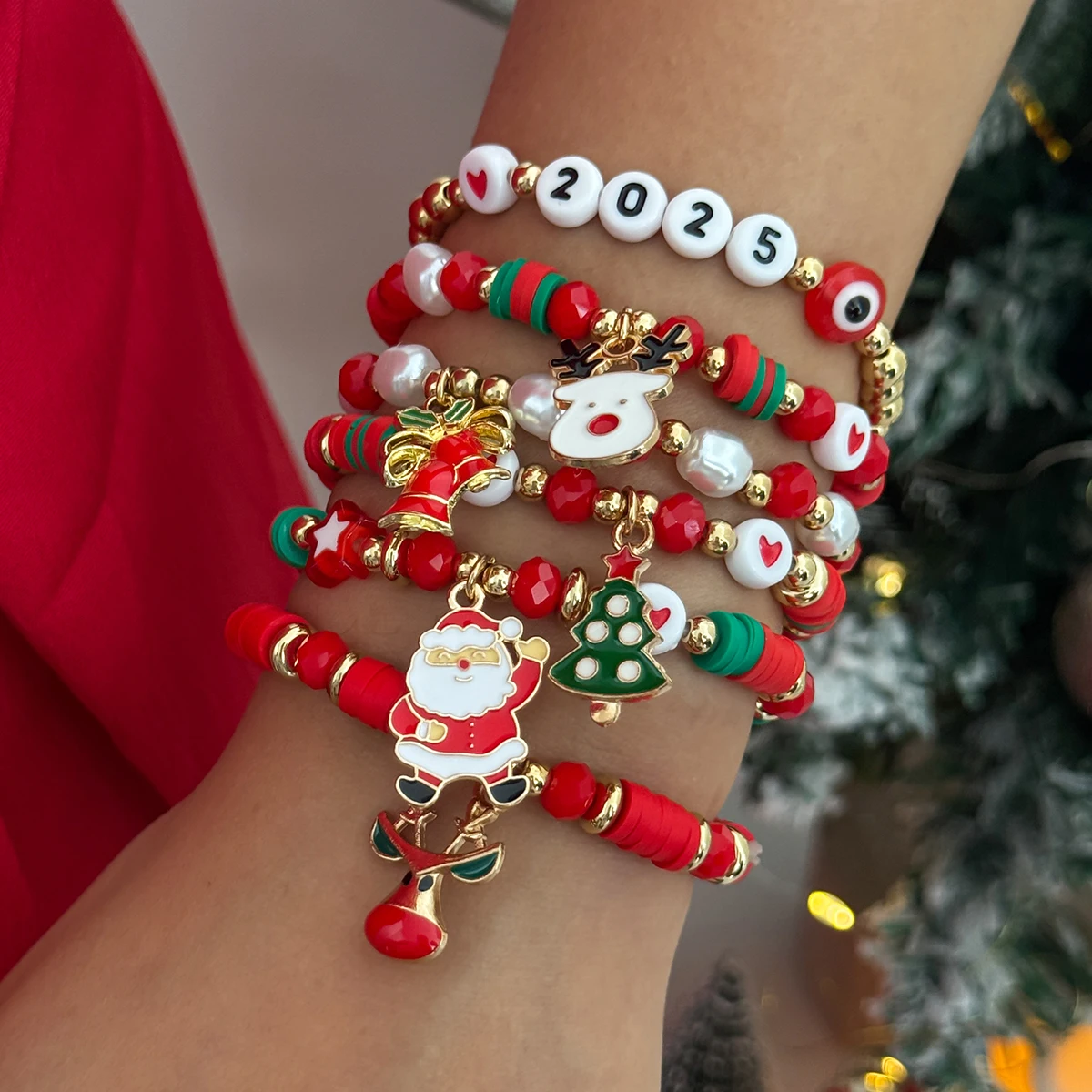 Salircon 6-teiliges süßes Weihnachtsserie-Weihnachtsmann-Schneeflocken-Baum-Anhänger-Armband für Damen, Neujahr, Armreifen, Weihnachten, Party, Schmuck, Geschenke
