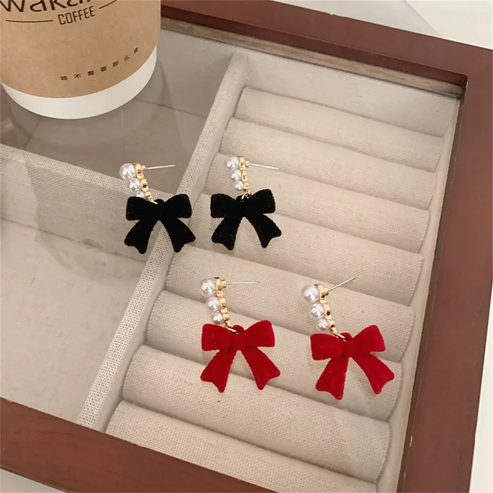 Sweet Bowknots Imitation Pearl Flocked Earrings for Women Girls Elegant Red Black Ear Accessories Fashion Jewelry Exquisite Gift