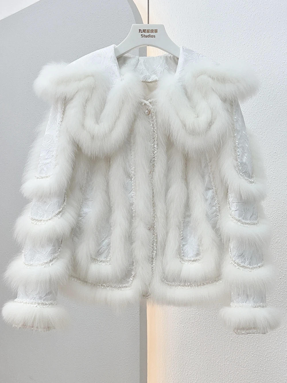 High-End Fur Coat 2023 Winter New Fashion Peter Pan Collar Short Spokes Fox Fur Fur Coat Female Loose Temperament Jacket