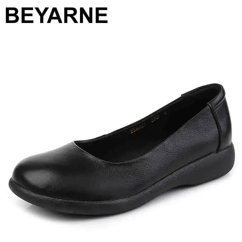

2025 White Genuine Leather Ladies Breathable Summer Shoes Women Flats Slip-On Loafers Round Toe Soft Flat Shoes Casual