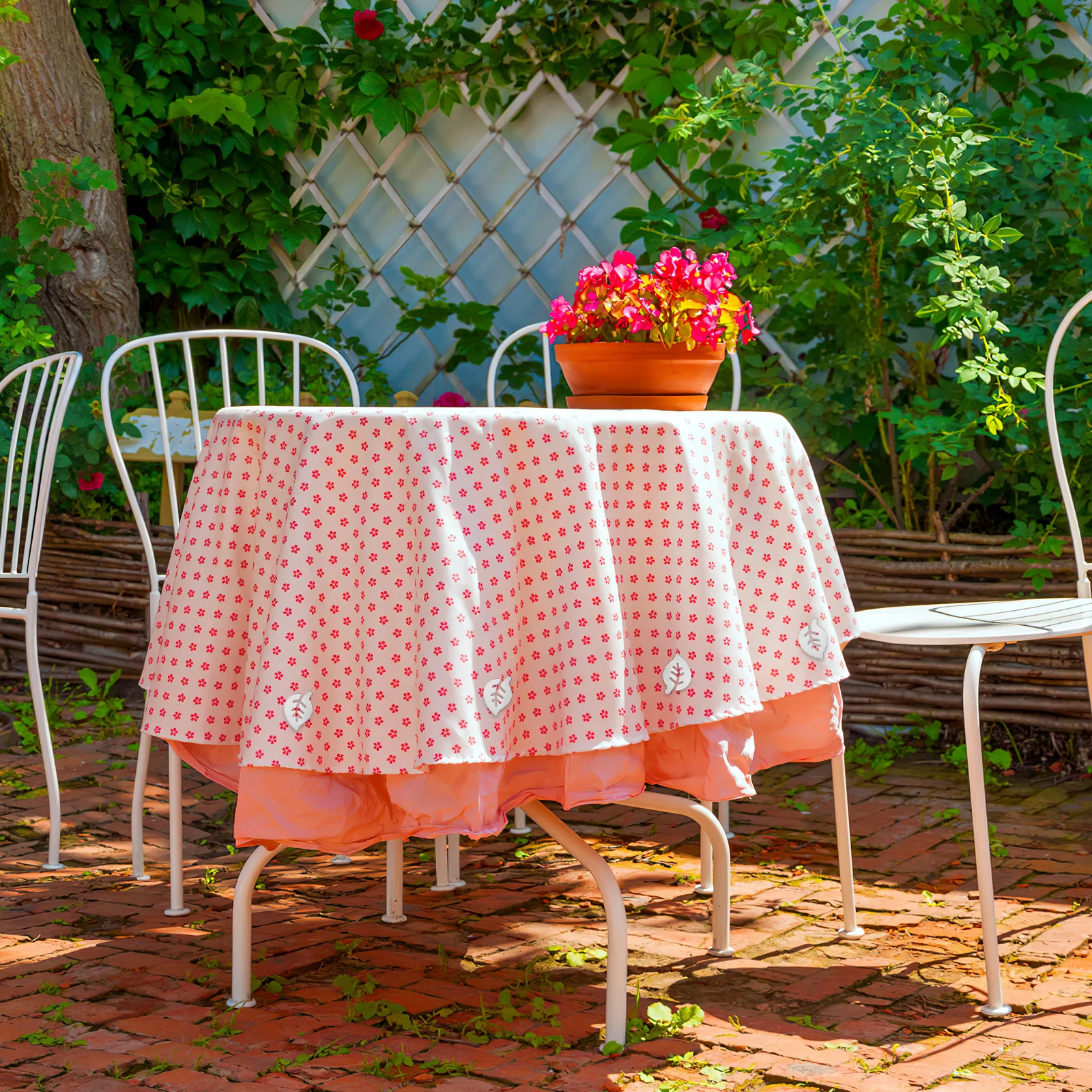 

4Sets Tablecloth Weight Magnetic Leaf Shape Outdoor Picnic Heavy Tablecloth Magnets Curtain Weights Fridge Holders