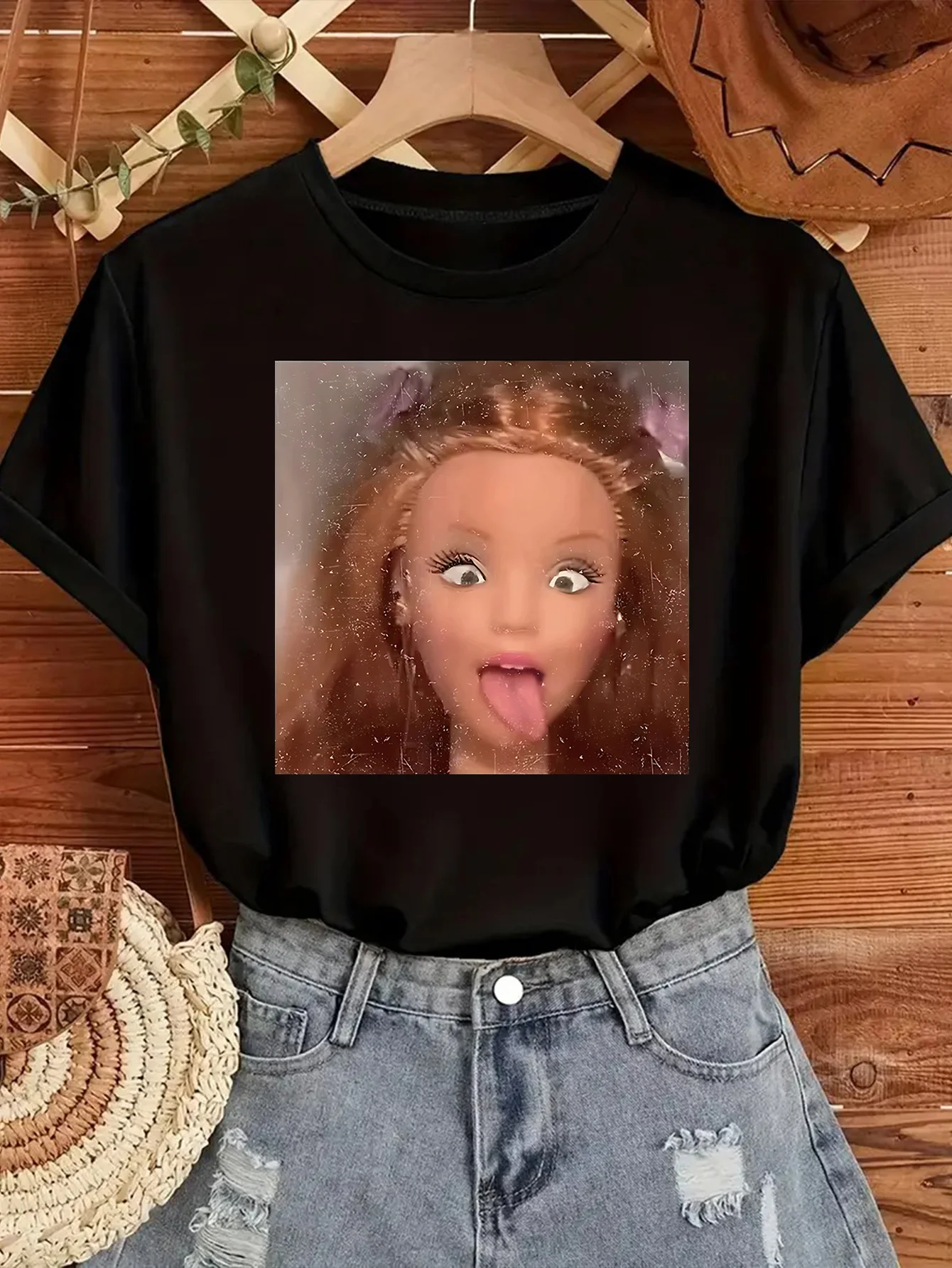 Women's Tongue-Out Rolling Eyes Doll Print T-Shirt Trendy All-Season Wear Comfortable Women's T-shirts for Summer